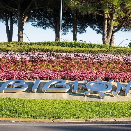 Lovely With Fenced Garden And Pool Apartment Bibione