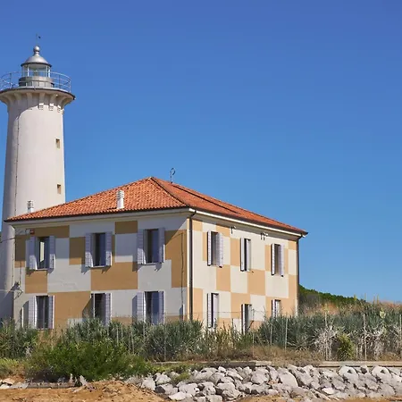 Lovely With Fenced Garden And Pool Appartamento