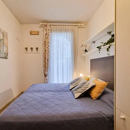 Lovely With Fenced Garden And Pool * Bibione