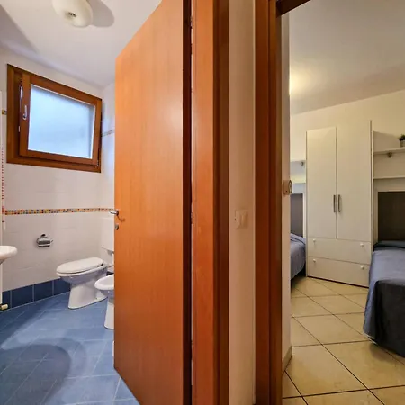 Lovely With Fenced Garden And Pool