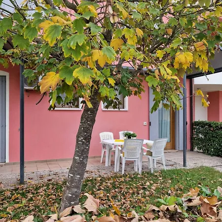 Lovely With Fenced Garden And Pool * Bibione